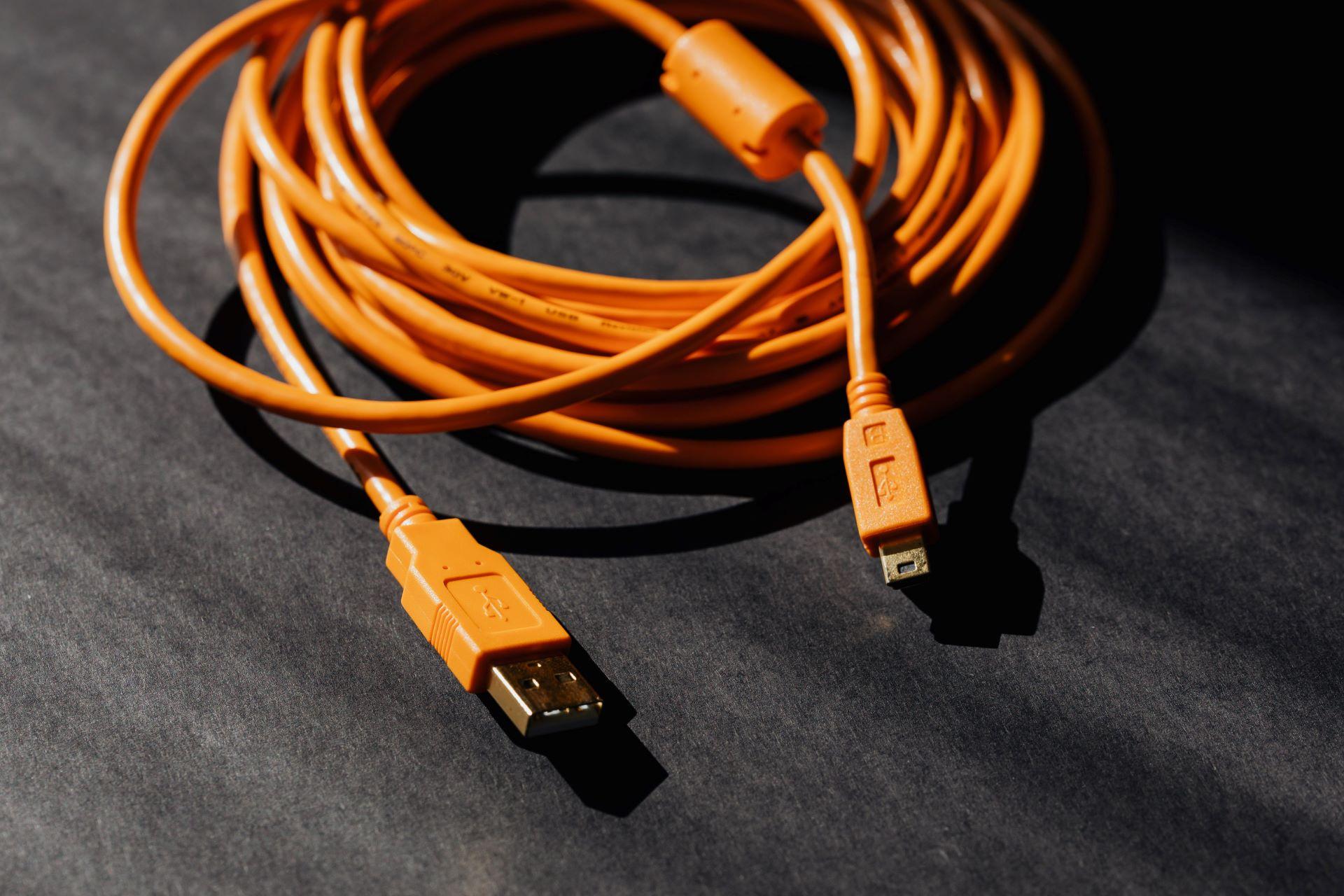 Multimode vs. Singlemode Kabel: Welche Wahl ist für Ihr Netzwerk die richtige?