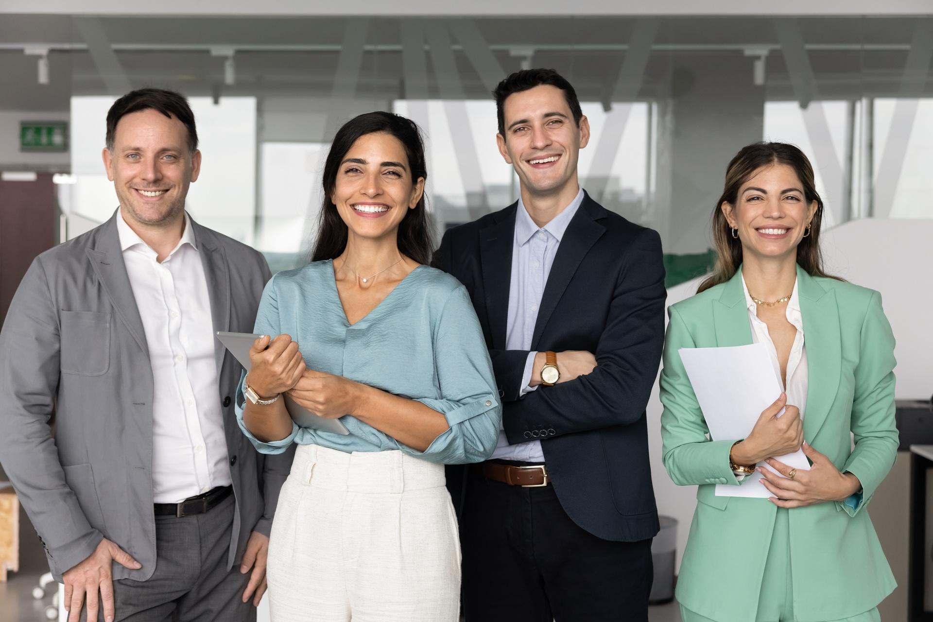 Haarteile im professionellen Team-Look